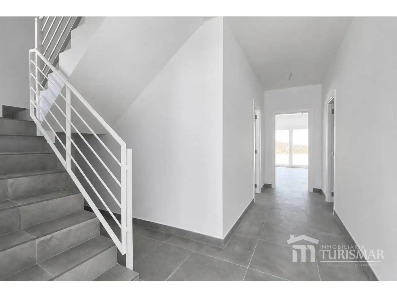 Detached house with pool for sale in Calle Luís Góngora 1, imagen 2