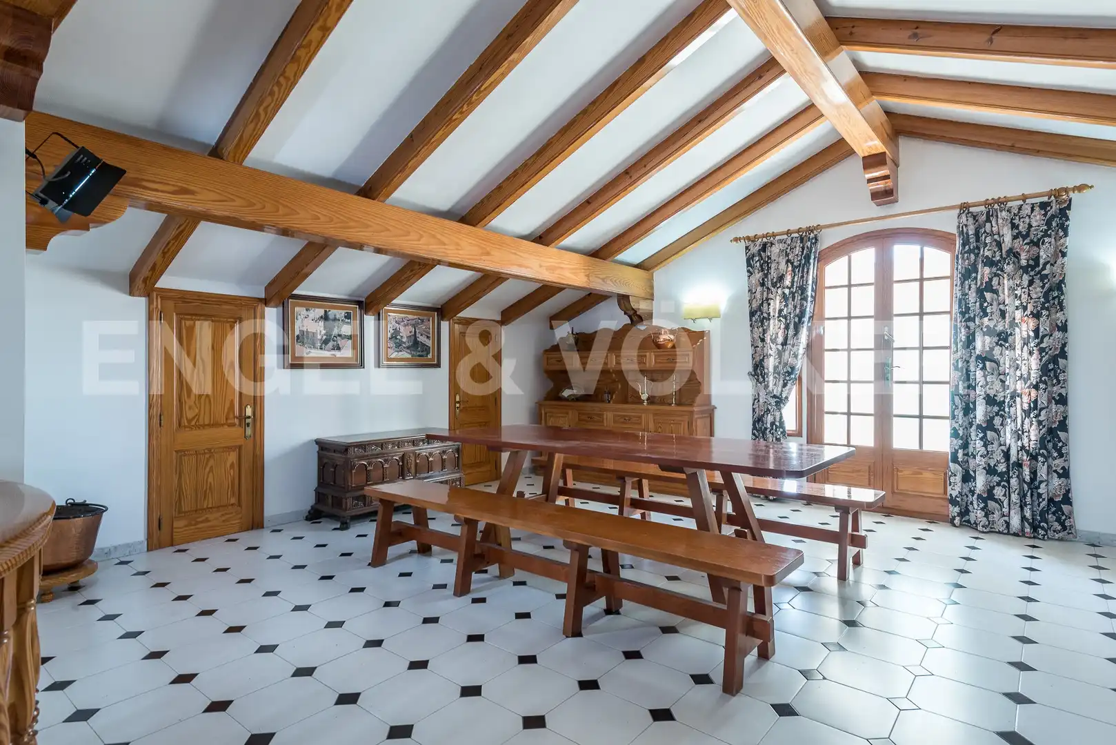 Comedor de Casa o chalet en venta en Sant Fost de Campsentelles con Aire acondicionado, Calefacción y Jardín privado