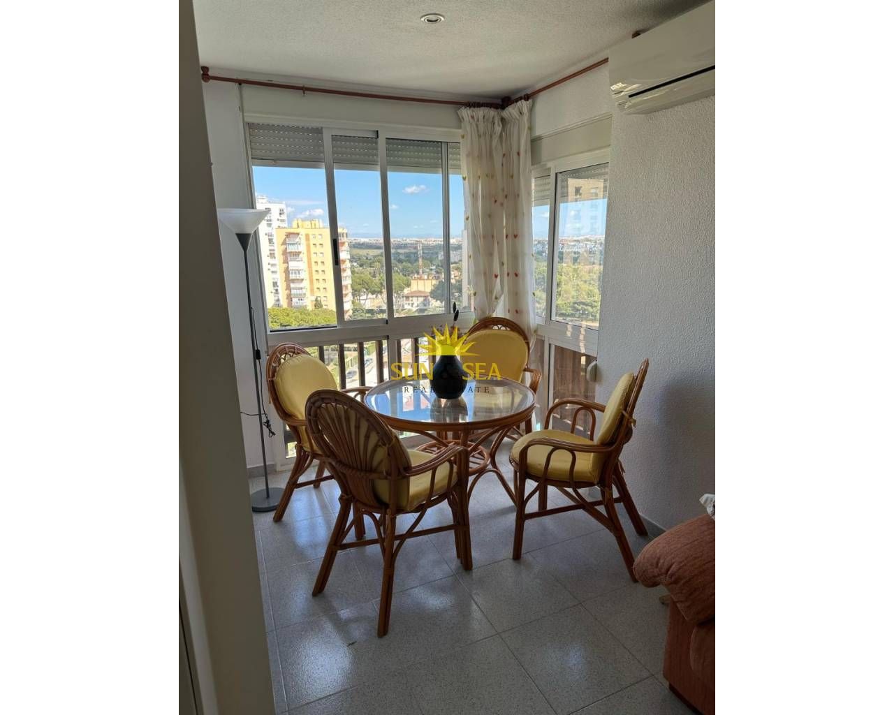 Dormitori de Apartament de lloguer en Orihuela amb Aire condicionat, Calefacció i Moblat