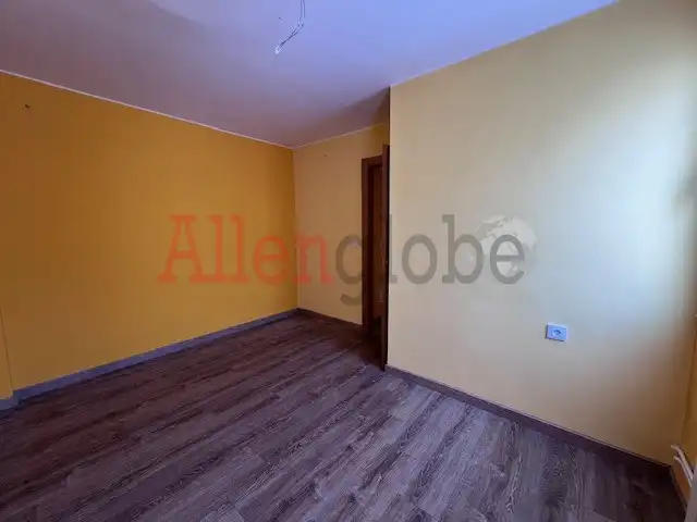Habitación de Apartamento en venta en Oviedo  con Calefacción