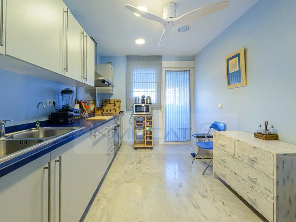 Piso con ascensor en venta en Marina Botafoc - Platja de Talamanca, imagen 7