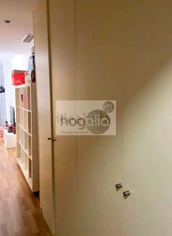 Dormitori de Pis de lloguer en Sevilla amb Aire condicionat, Terrassa i Moblat