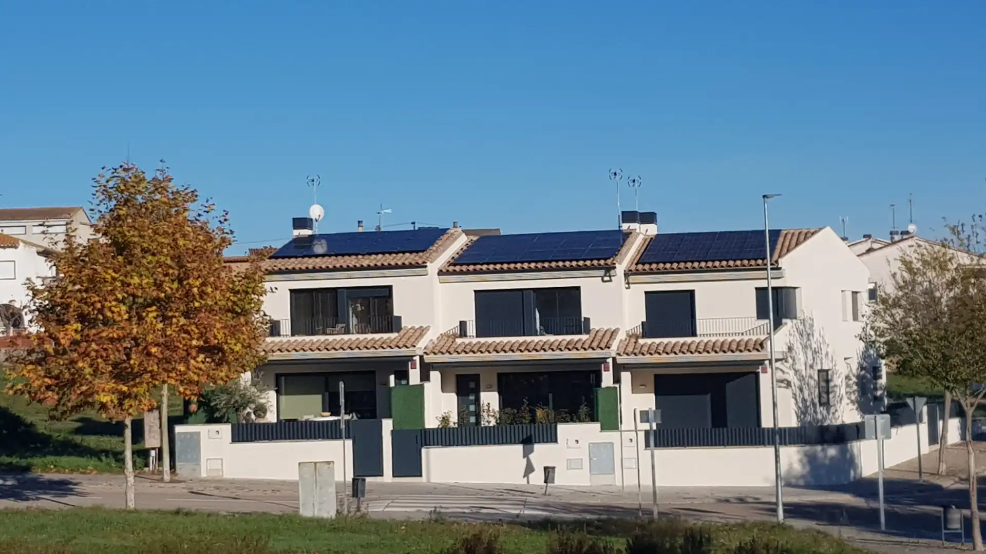 Vista exterior de Casa adosada en venda en Maçanet de la Selva amb Aire condicionat, Calefacció i Jardí privat