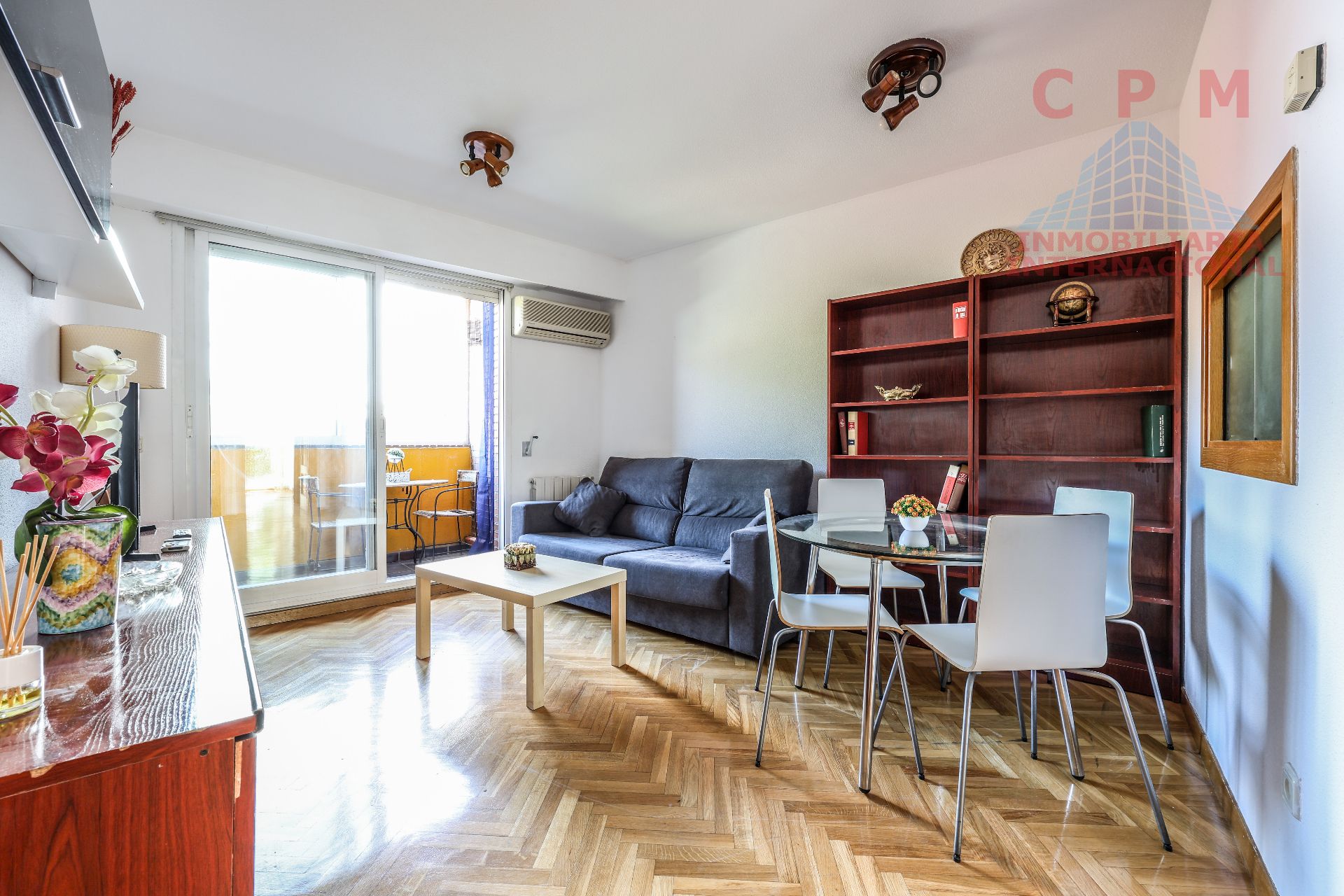 Sala d'estar de Pis de lloguer en  Madrid Capital amb Aire condicionat, Calefacció i Parquet