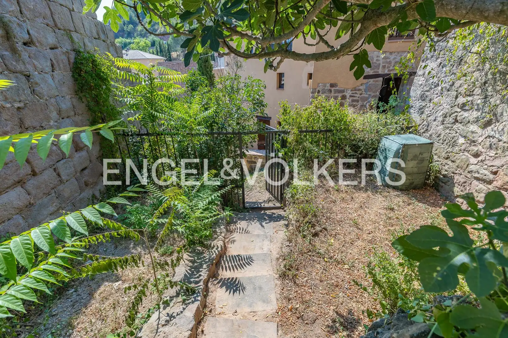 Vista exterior de Casa o xalet en venda en Cardona amb Calefacció i Jardí privat