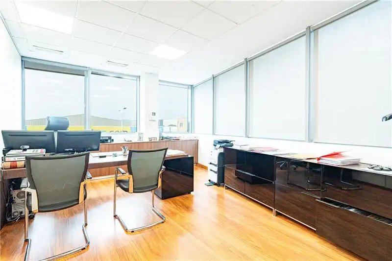 Office space with lift for sale in Nord, imagen 6