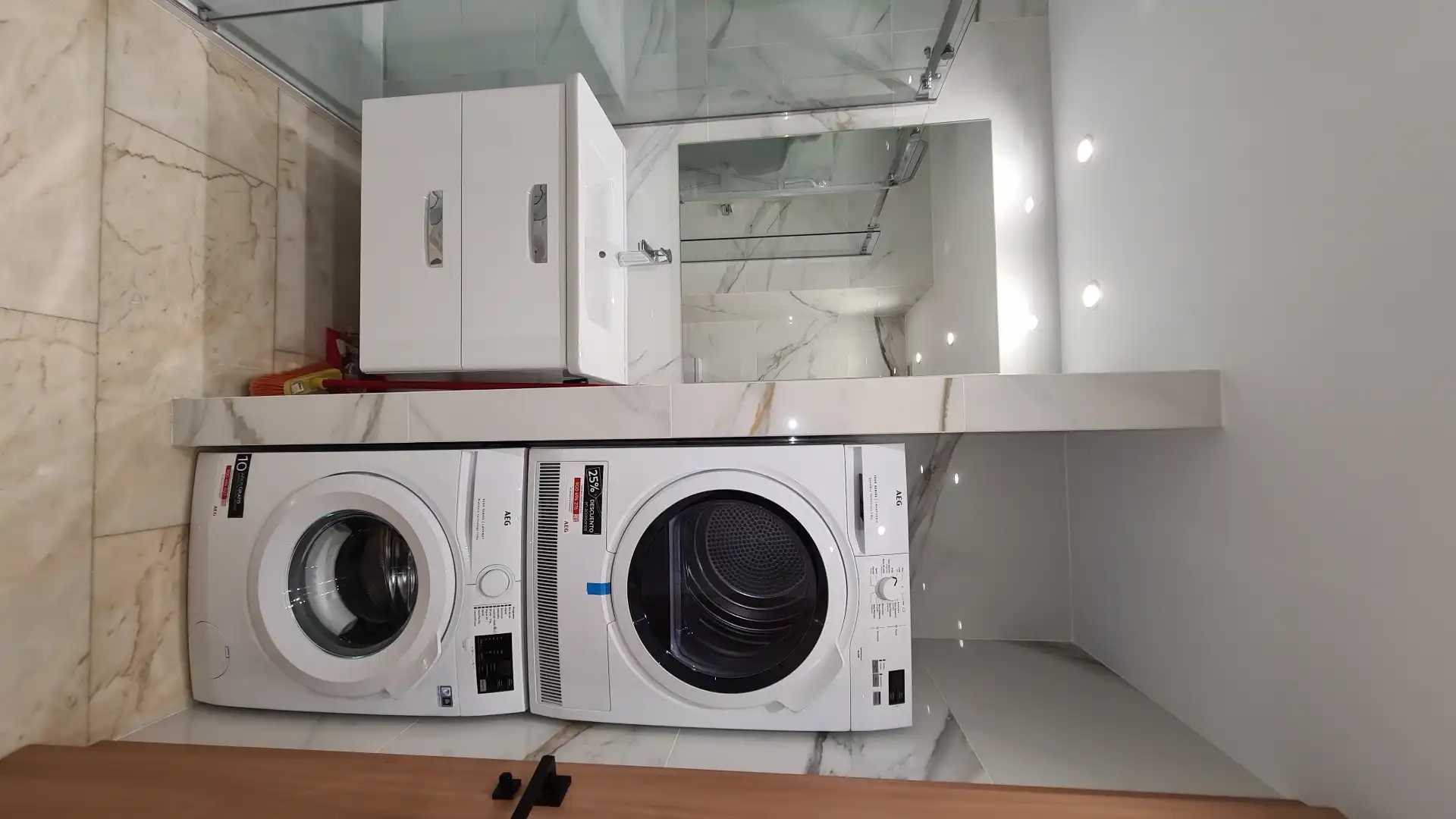 Cuina de Apartament de lloguer en Madrid amb Aire condicionat, Calefacció i Moblat