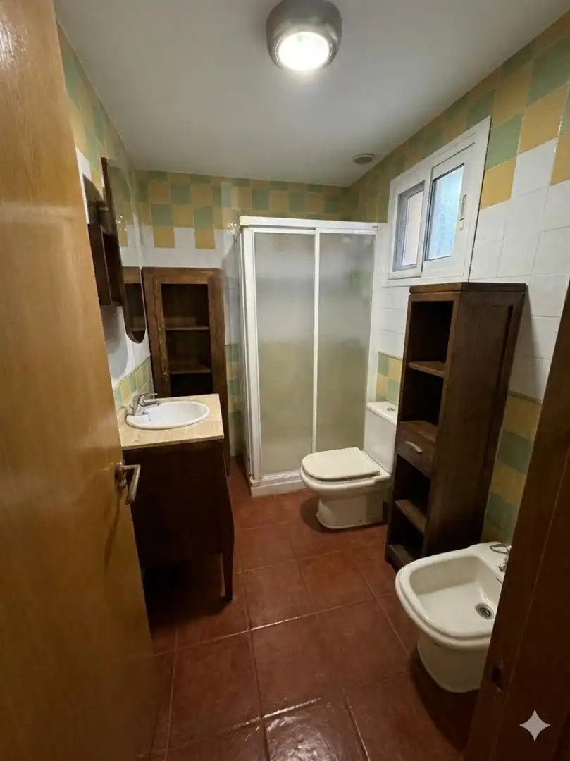 Badezimmer von Wohnung zum Verkauf in Roquetas de Mar mit Klimaanlage, Möbliert und Gemeinschaftspool