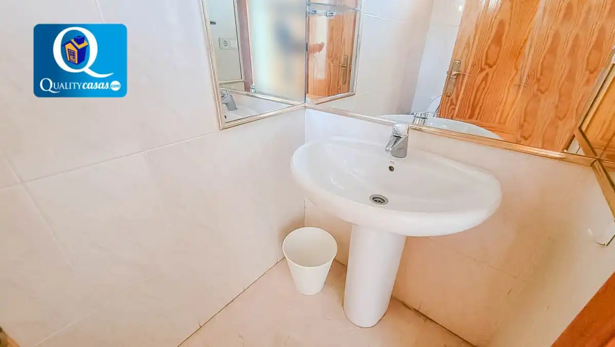 Baño de Casa adosada en venta en El Campello con Aire acondicionado, Terraza y Balcón