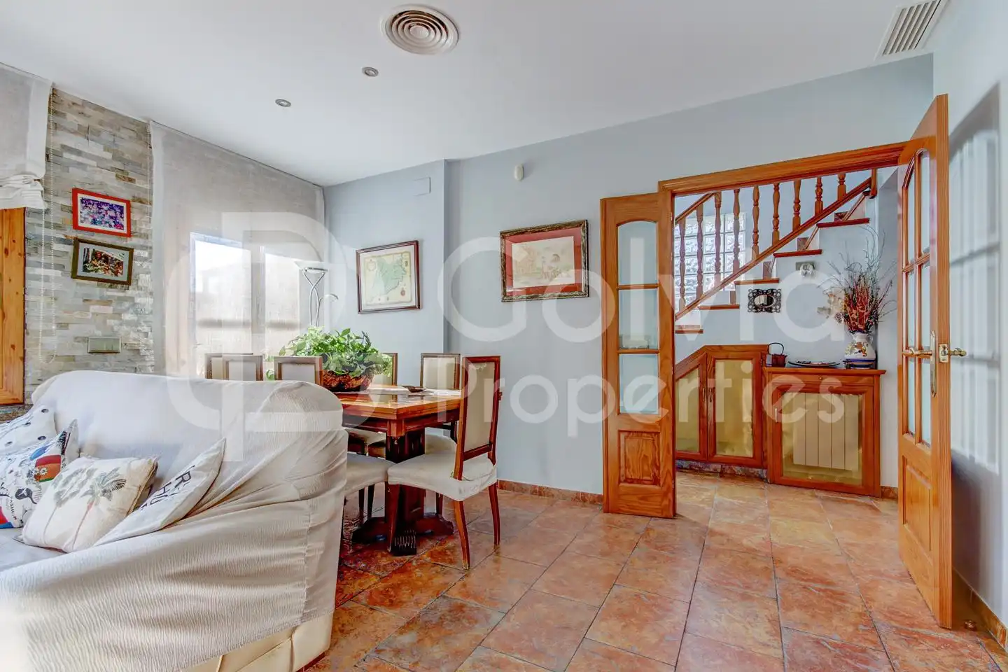 Sala de estar de Casa o chalet en venta en Castelldefels con Aire acondicionado, Calefacción y Jardín privado