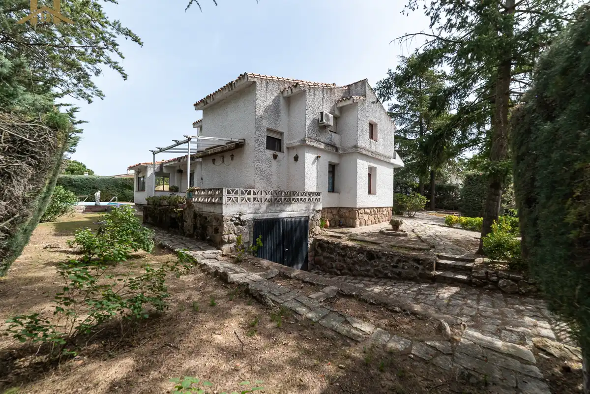 Exterior view of Houses for sale in Valdemorillo  with Heating, Private garden and Terrace