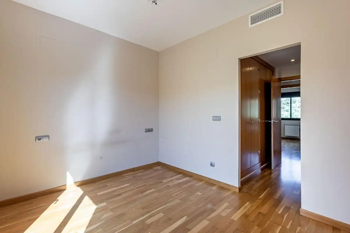 Habitación de Casa o chalet en venta en Albolote con Aire acondicionado, Calefacción y Jardín privado