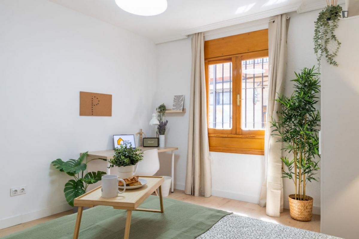 Dormitori de Apartament per a compartir en Getafe amb Moblat, Forn i Rentadora