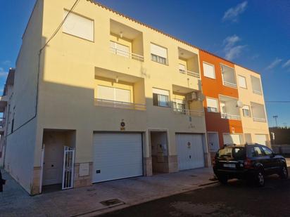 Vista exterior de Casa adosada en venda en Benimuslem amb Terrassa i Balcó