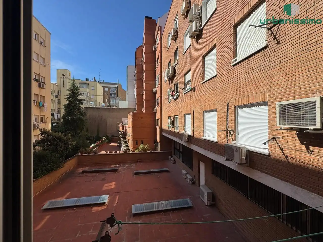 Exterior view of Flat for sale in Barrio de Salamanca