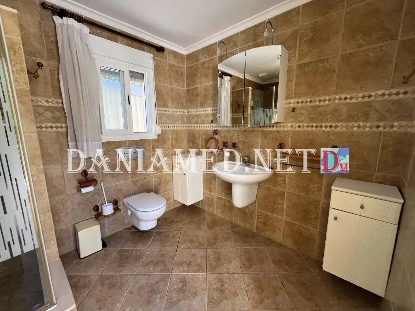 Badezimmer von Haus oder Chalet zum Verkauf in Dénia mit Klimaanlage, Heizung und Privatgarten