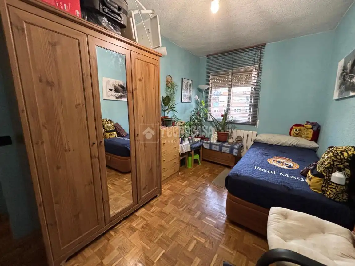 Habitación de Piso en venta en Madrid con Calefacción