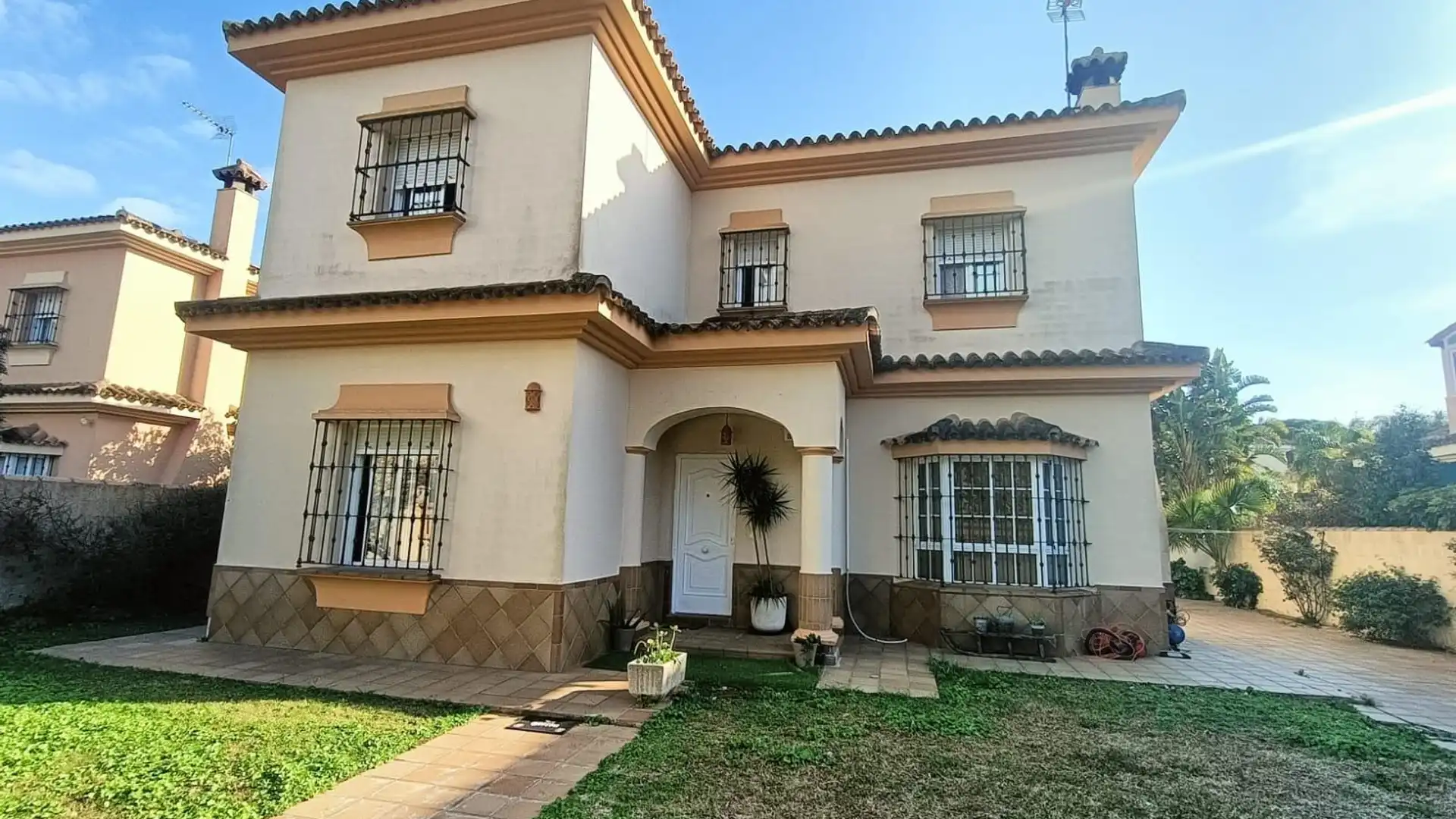 Vista exterior de Casa o chalet en venta en Chiclana de la Frontera con Jardín privado, Terraza y Trastero
