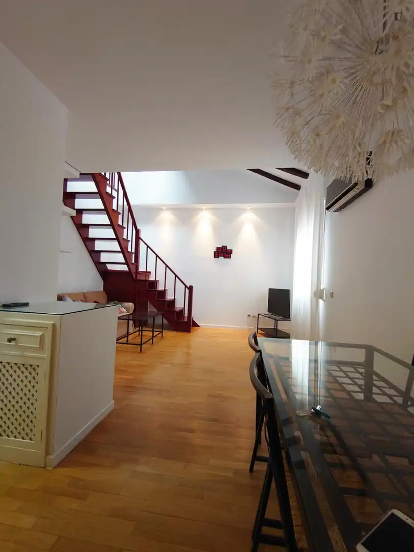 Study for rent in Cortes - Huertas