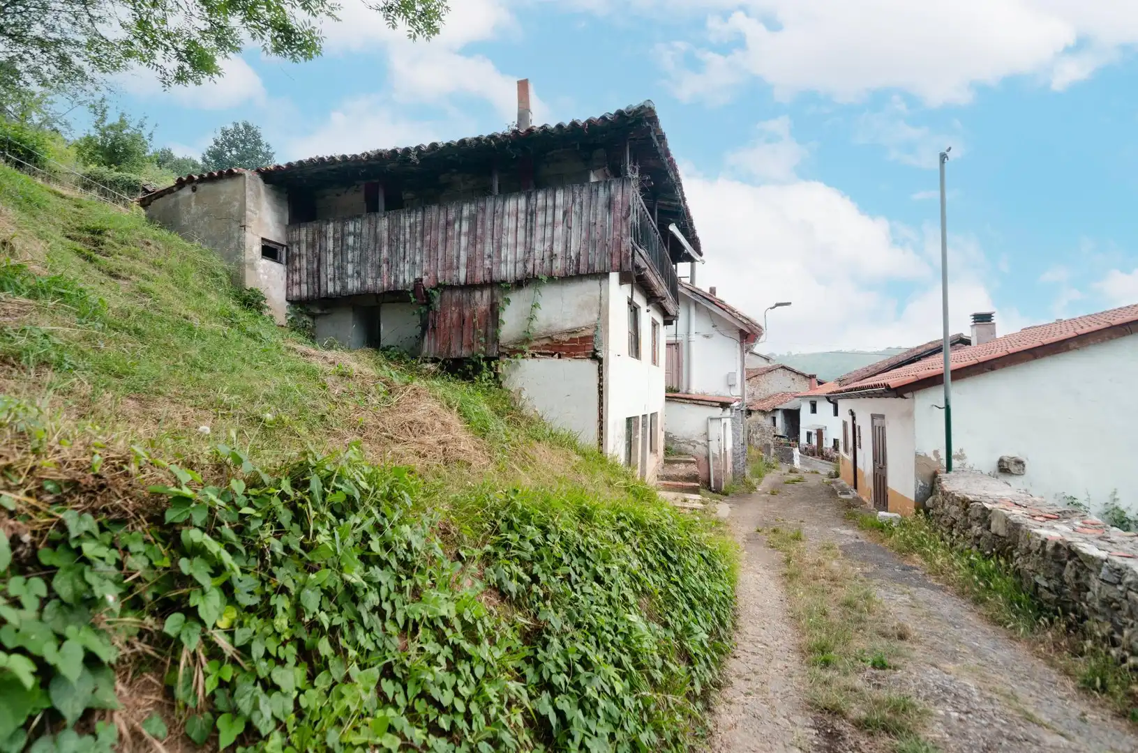 Außenansicht von Country house zum Verkauf in Oviedo 