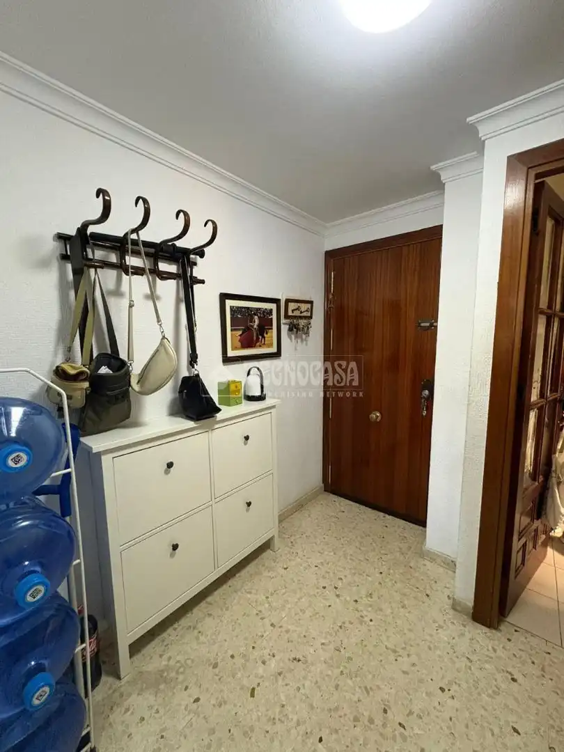 Wohnung zum Verkauf in La Rinconada mit Klimaanlage und Heizung
