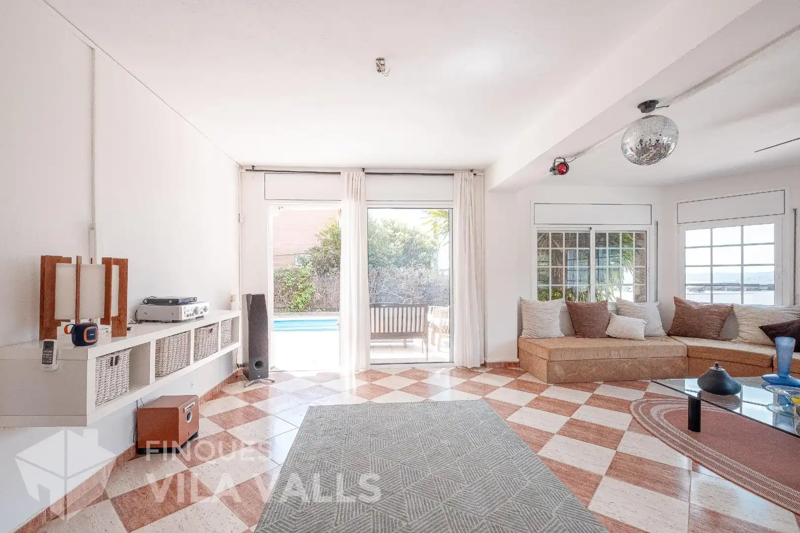 Sala d'estar de Casa o xalet en venda en Caldes de Montbui amb Calefacció, Jardí privat i Terrassa
