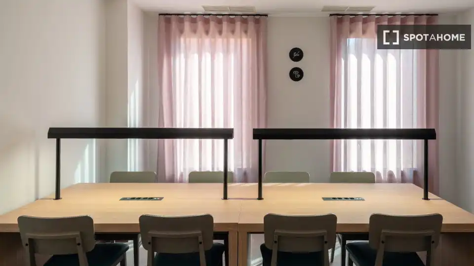 Room in Camino de Ronda