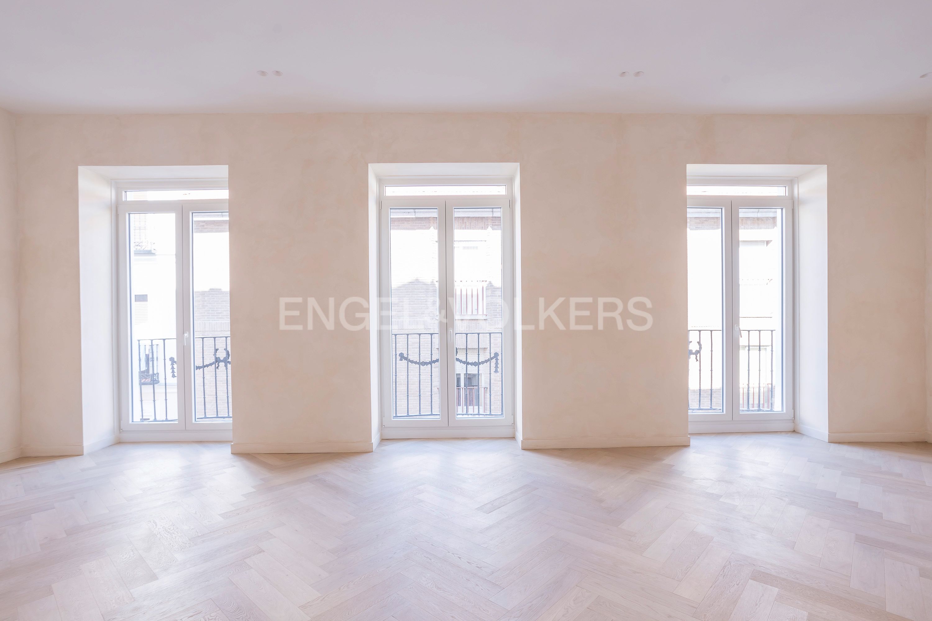 Piso en venta en Universidad - Malasaña