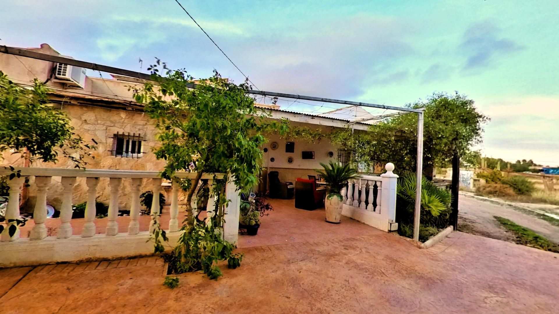Vista exterior de Finca rústica en venta en Novelda con Calefacción, Terraza y Piscina