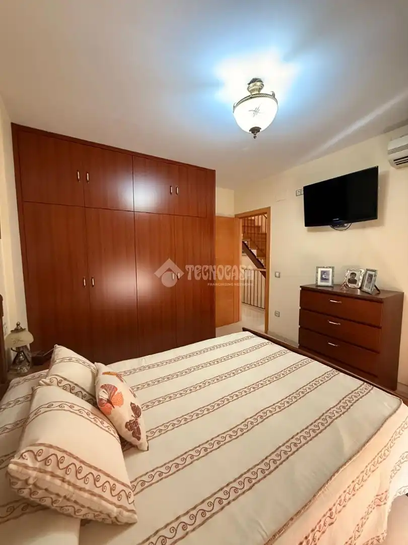 Habitación de Casa adosada en venta en Alcalá de Guadaira con Aire acondicionado y Terraza