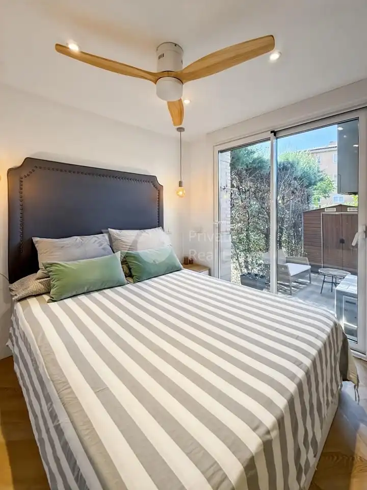 Schlafzimmer von Erdgeschoss zum Verkauf in Boadilla del Monte mit Klimaanlage, Heizung und Privatgarten