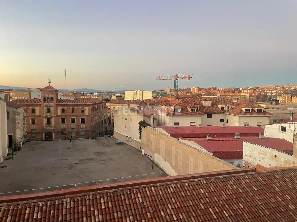 Vista exterior de Pis en venda en Guadalajara amb Aire condicionat, Terrassa i Traster