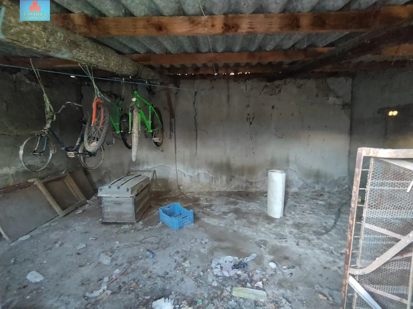 Houses for sale in Velayos  with Private garden and Storage room