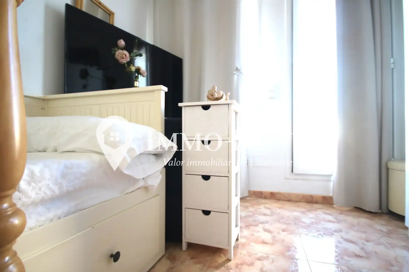 Habitación de Ático en venta en Mataró con Calefacción, Terraza y Amueblado