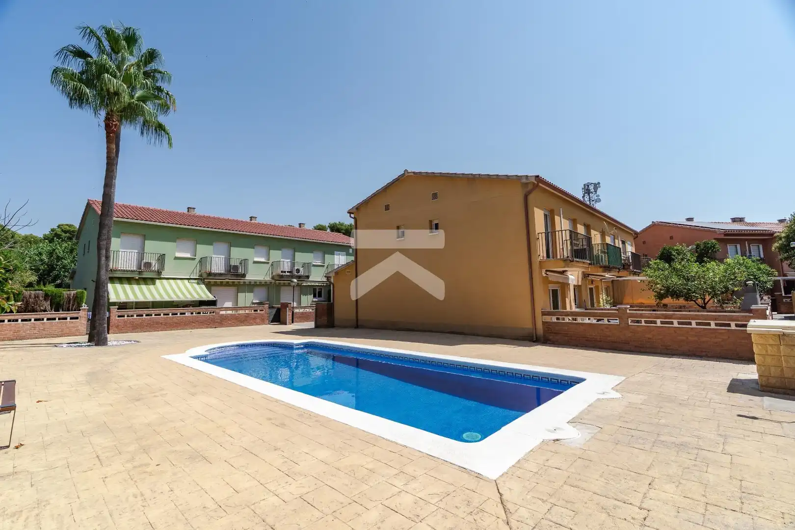 Casa aparellada amb terrassa en venda a Platja de Mont-roig
