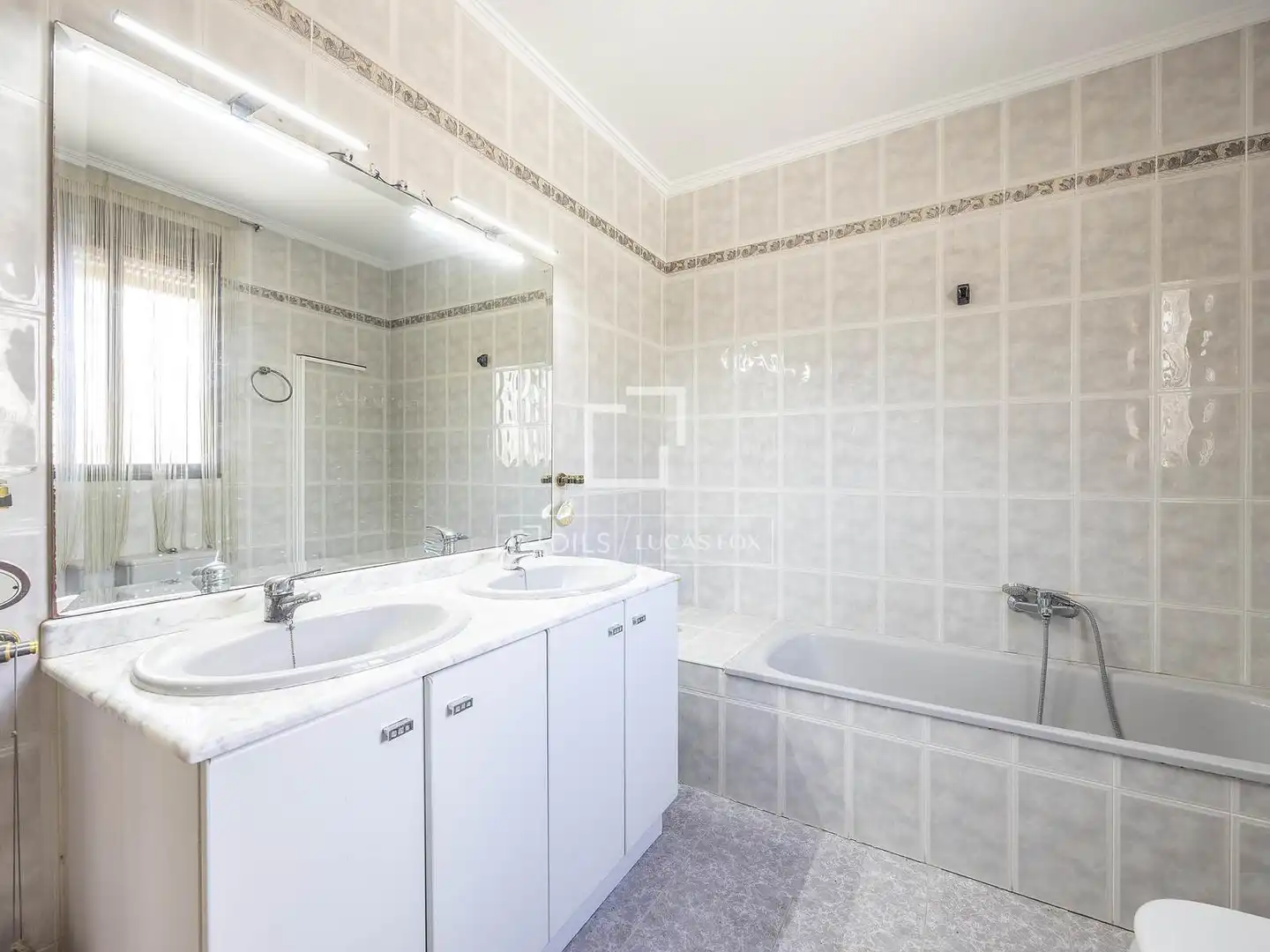 Baño de Casa o chalet en venta en L'Eliana con Aire acondicionado, Calefacción y Jardín privado