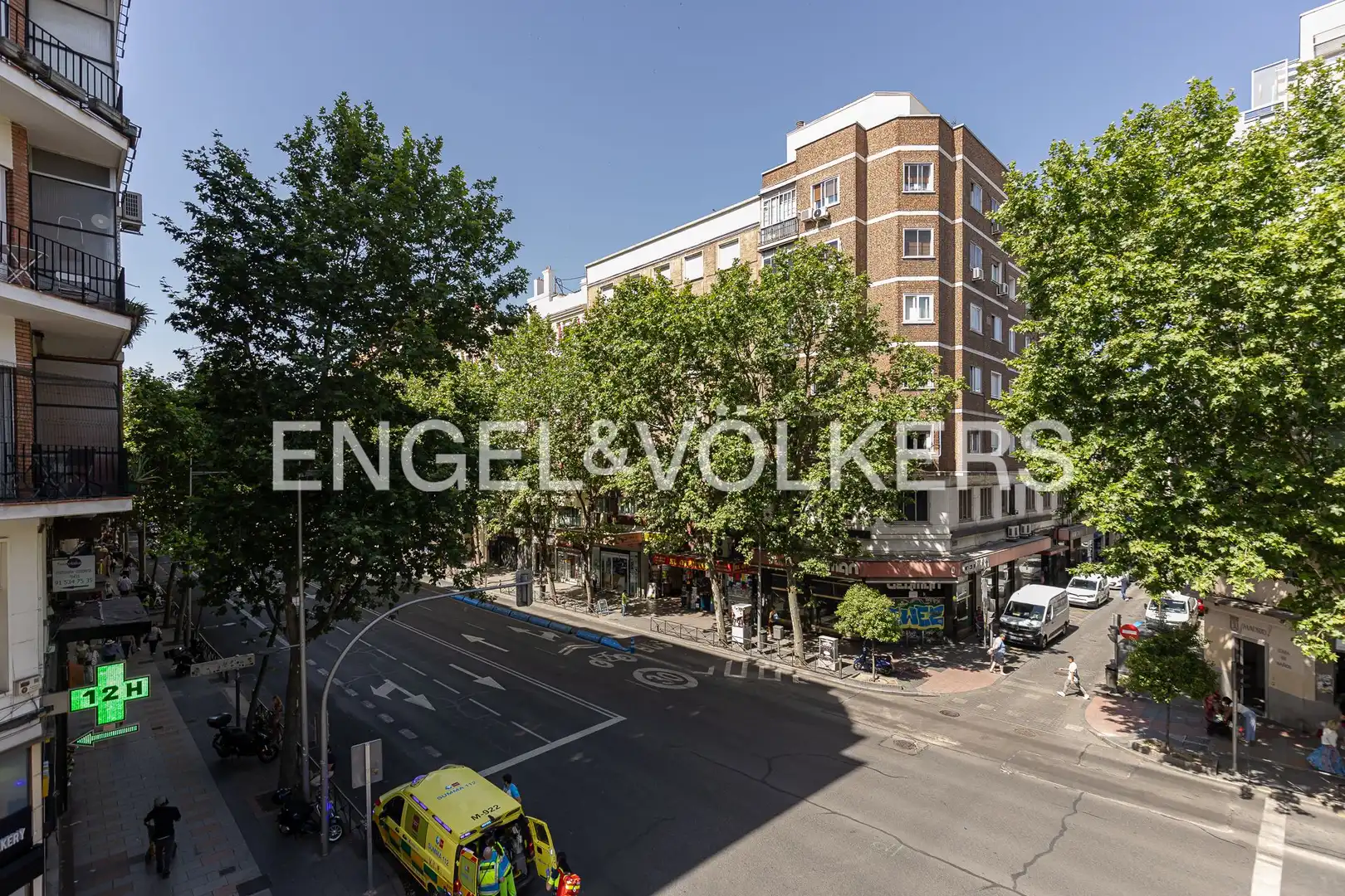 Vista exterior de Pis en venda en Madrid amb Aire condicionat i Calefacció