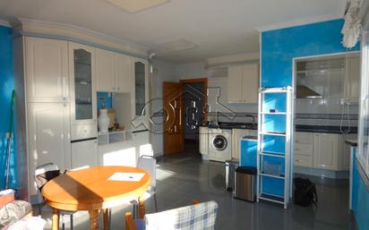 Kitchen of Flat for sale in Alcalá de Henares  with Air Conditioner, Heating and Parquet flooring