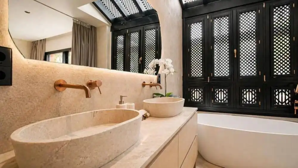 Bany de Casa adosada de lloguer en Marbella amb Aire condicionat, Jardí privat i Terrassa