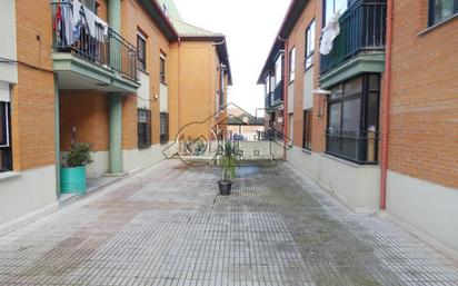 Außenansicht von Wohnung zum verkauf in San Cristóbal de la Cuesta mit Heizung