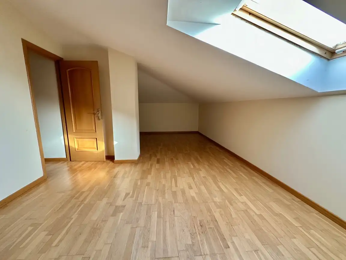 Casa adosada en venta en Sant Joan Despí con Aire acondicionado, Calefacción y Jardín privado