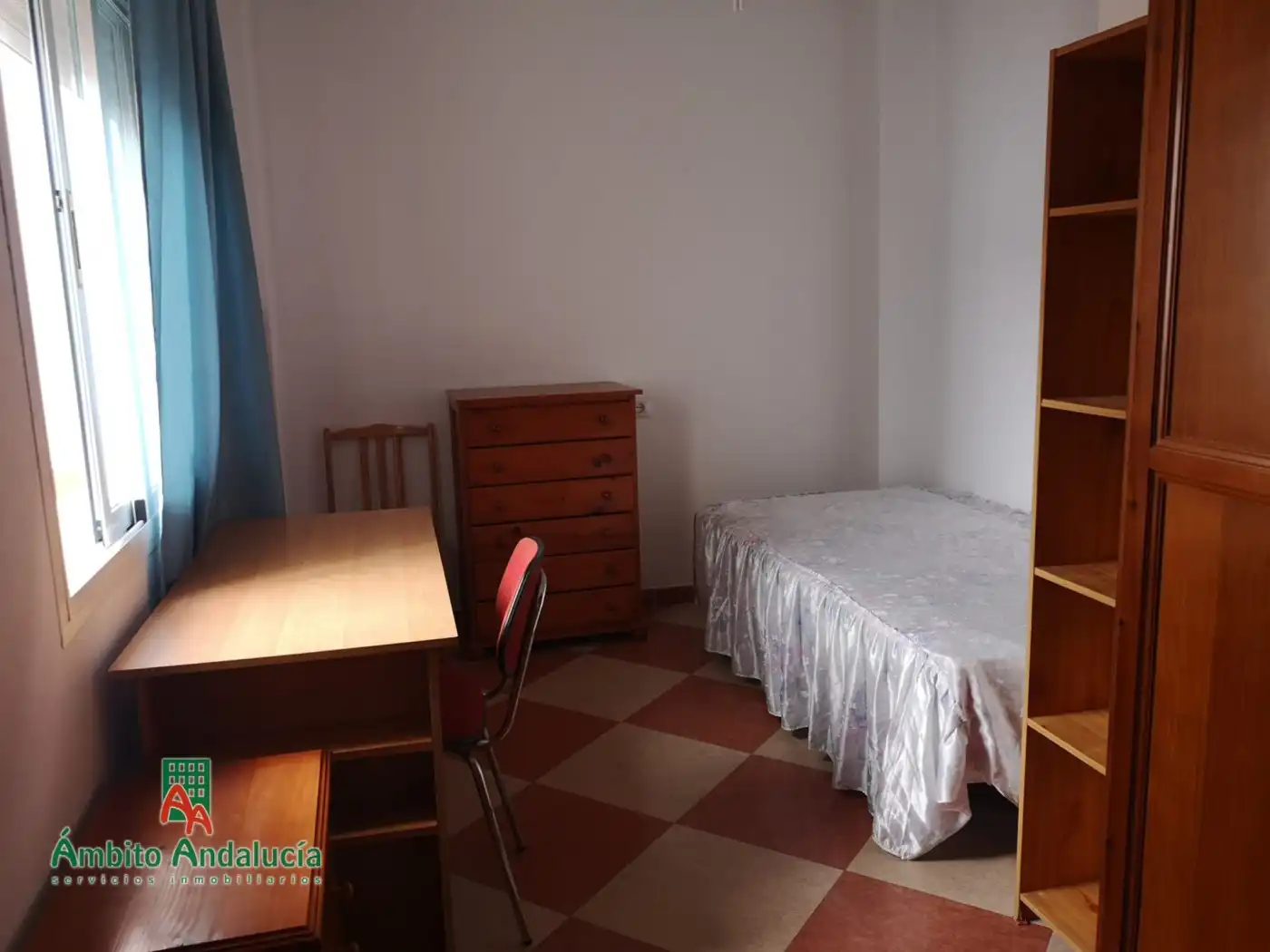 Dormitori de Apartament de lloguer en Granada amb Moblat