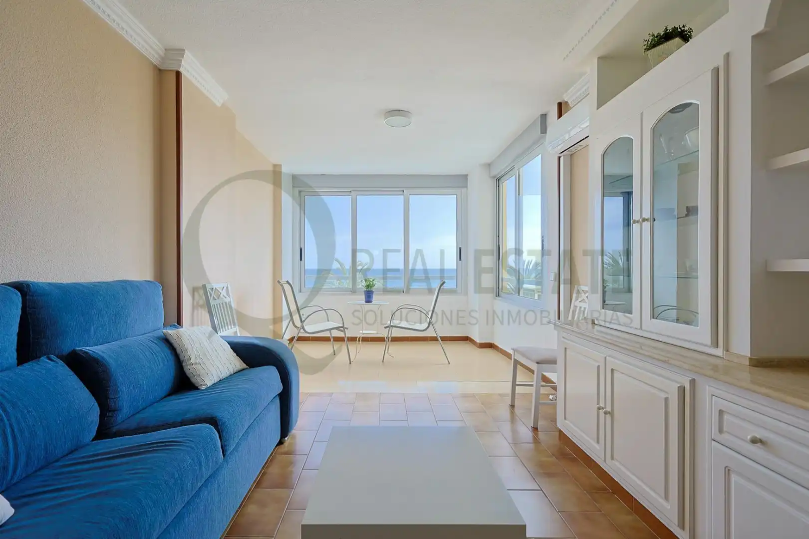 Wohnzimmer von Wohnung zum Verkauf in Alicante / Alacant mit Klimaanlage, Heizung und Privatgarten