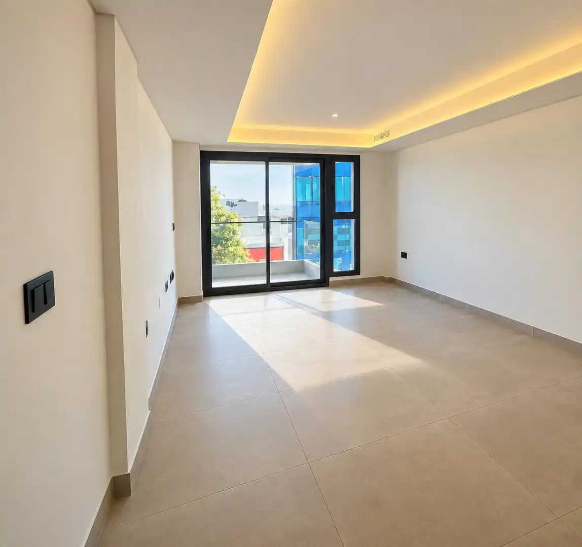 Piso con ascensor en venta en Avenida Condes de San Isidro 14, imagen 2
