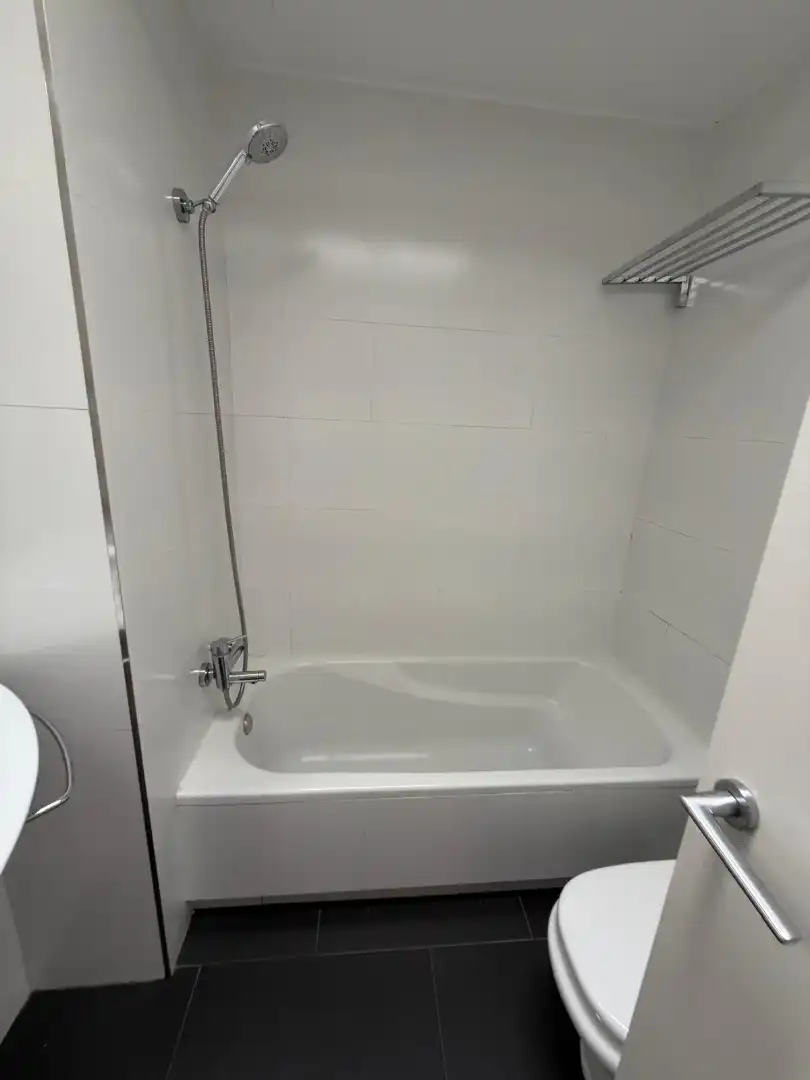 Bathroom of Flat for rent in Barcelona  with Air Conditioner, Heating and Terrace