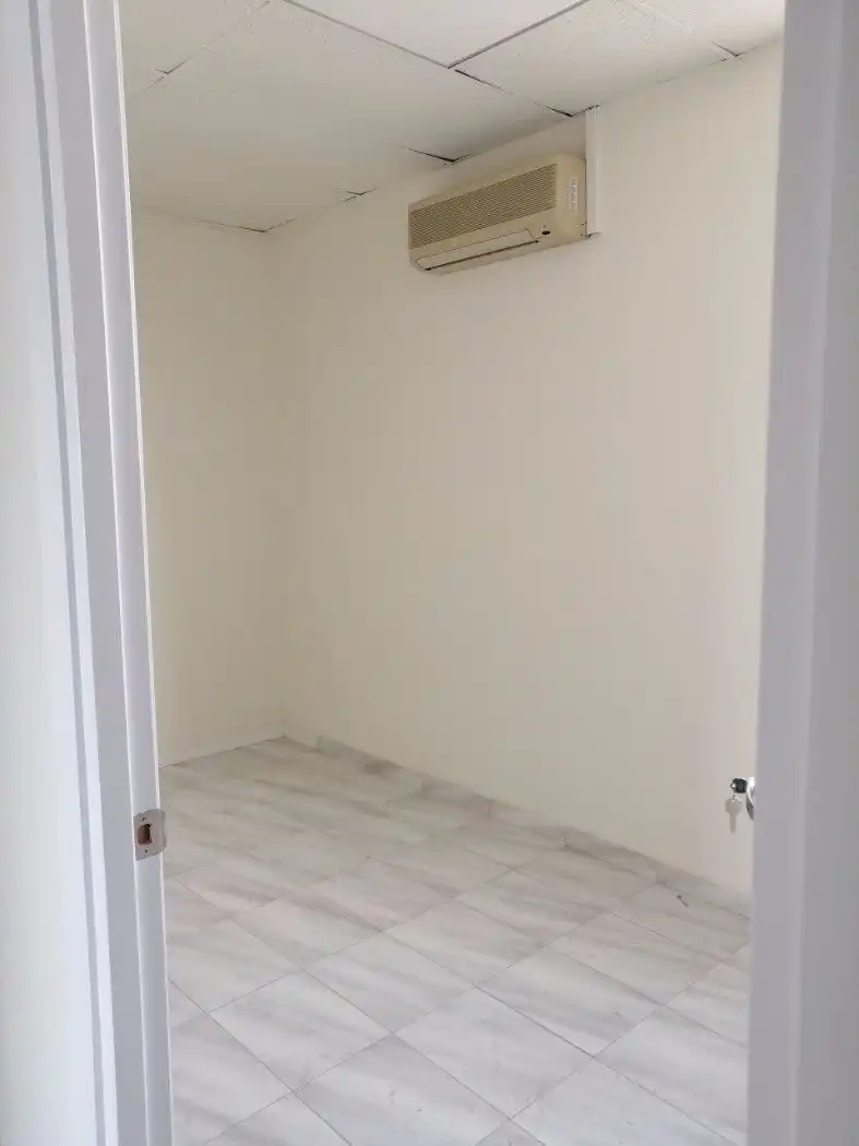 Habitación de Oficina de alquiler en Rubí con Aire acondicionado