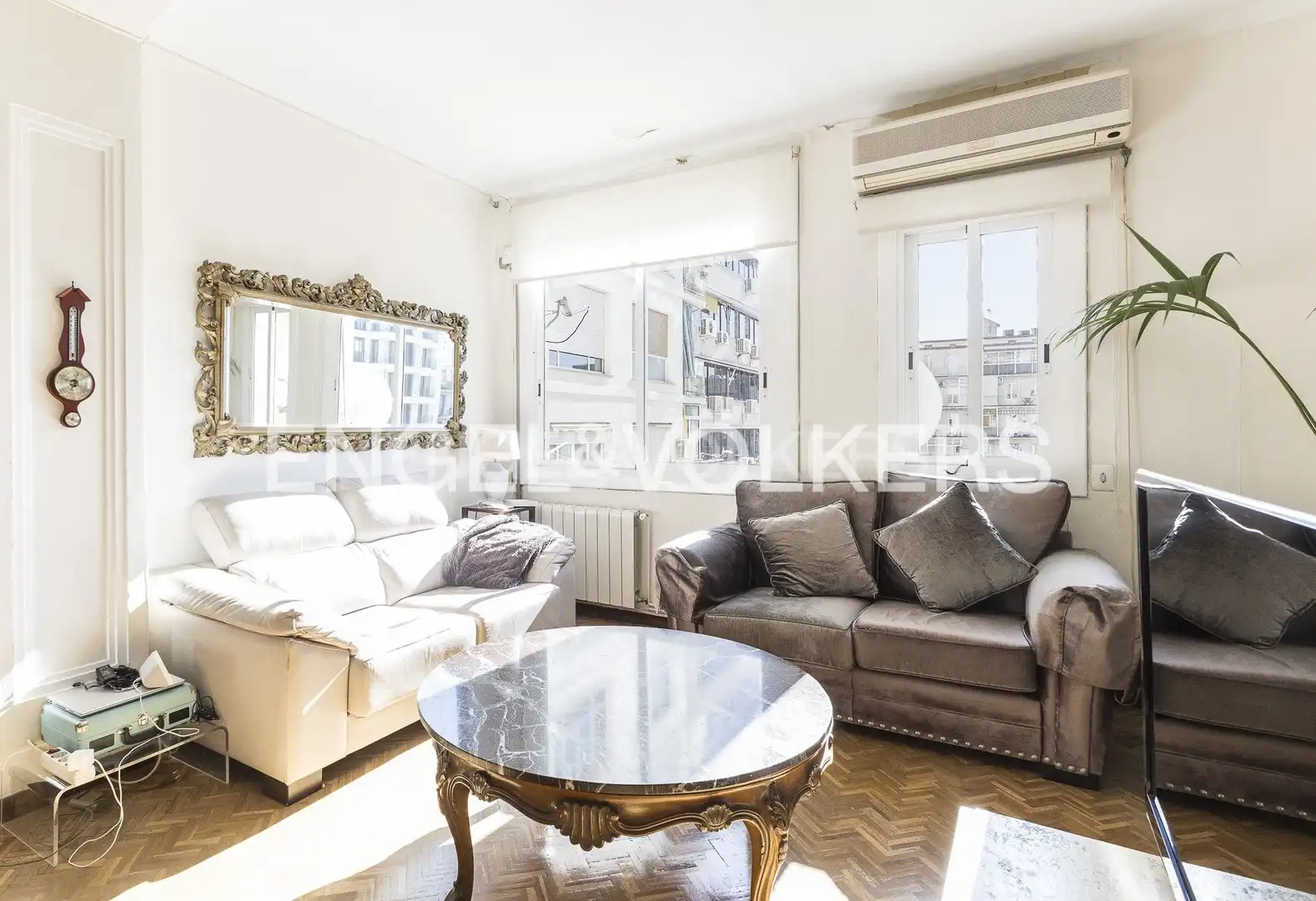 Vista exterior de Piso en venta en Barcelona con Aire acondicionado, Calefacción y Parquet