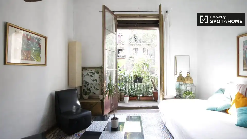 Piso con terraza en alquiler en Ciutat Vella