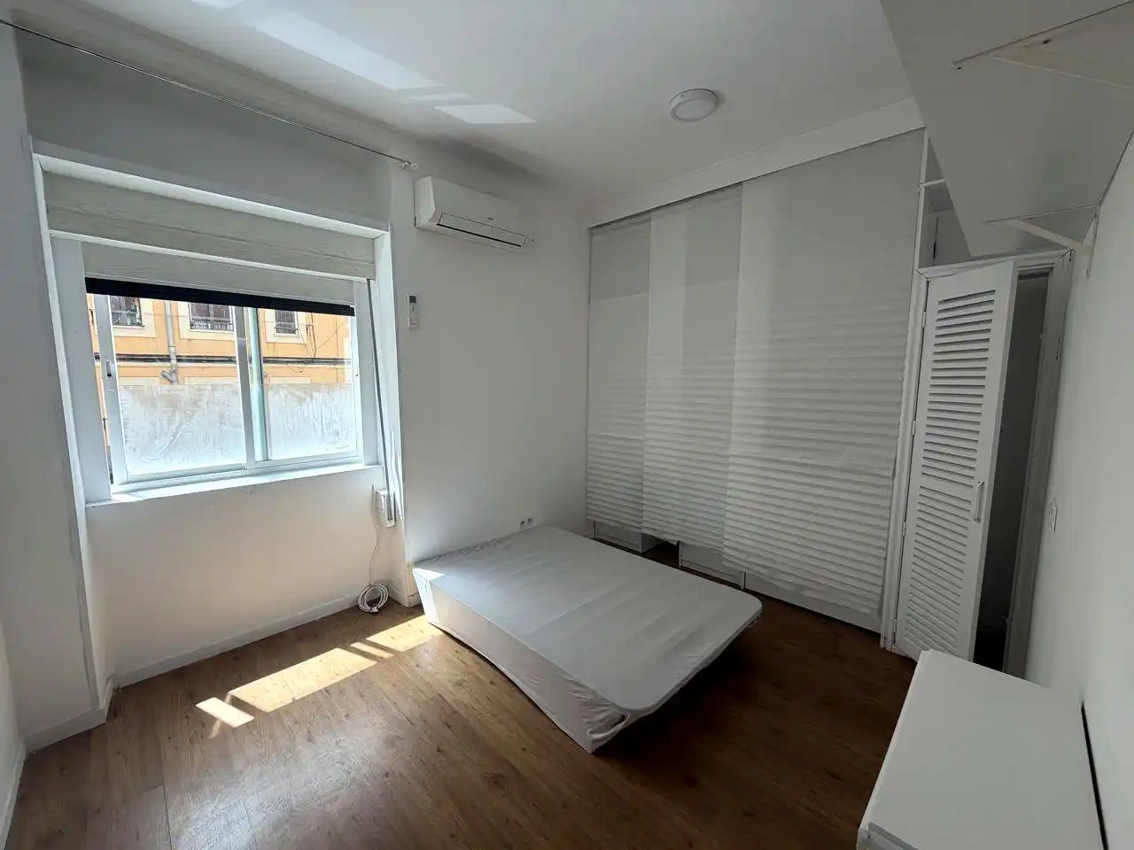 Bedroom of Flat for rent in Madrid  with Air Conditioner, Heating and Furnished
