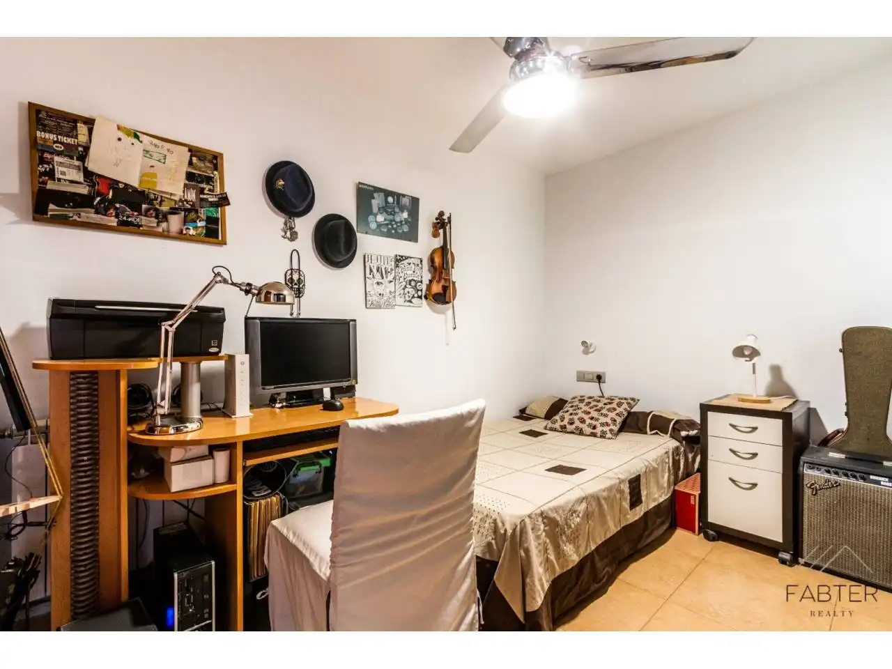 Schlafzimmer von Dachboden zum Verkauf in Terrassa mit Klimaanlage, Heizung und Terrasse